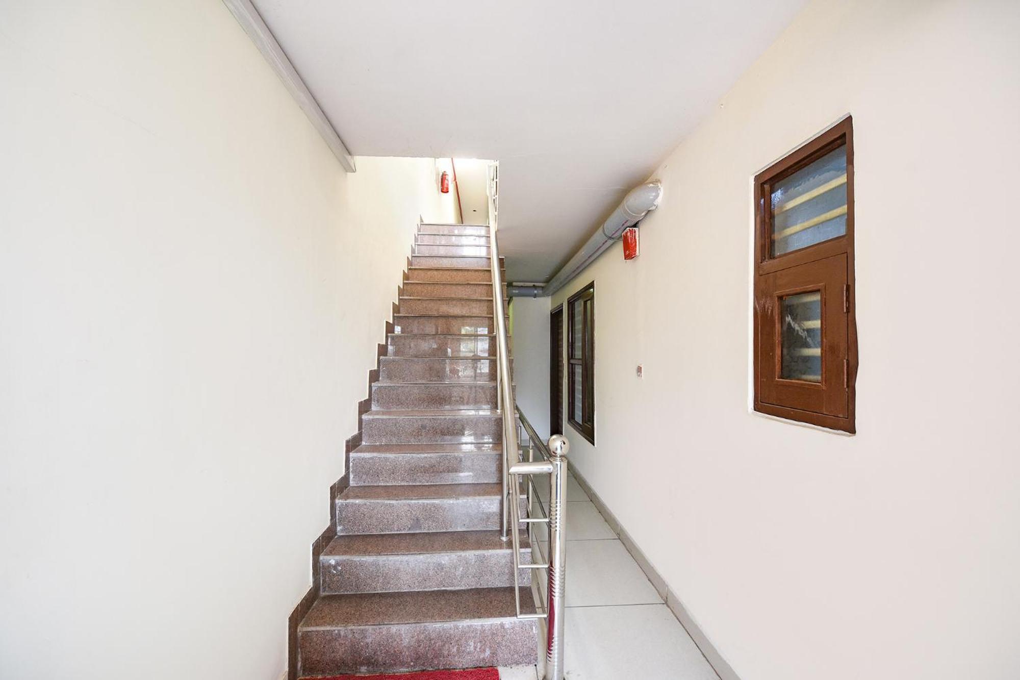 Fabhotel Green Valley Chandīgarh 外观 照片